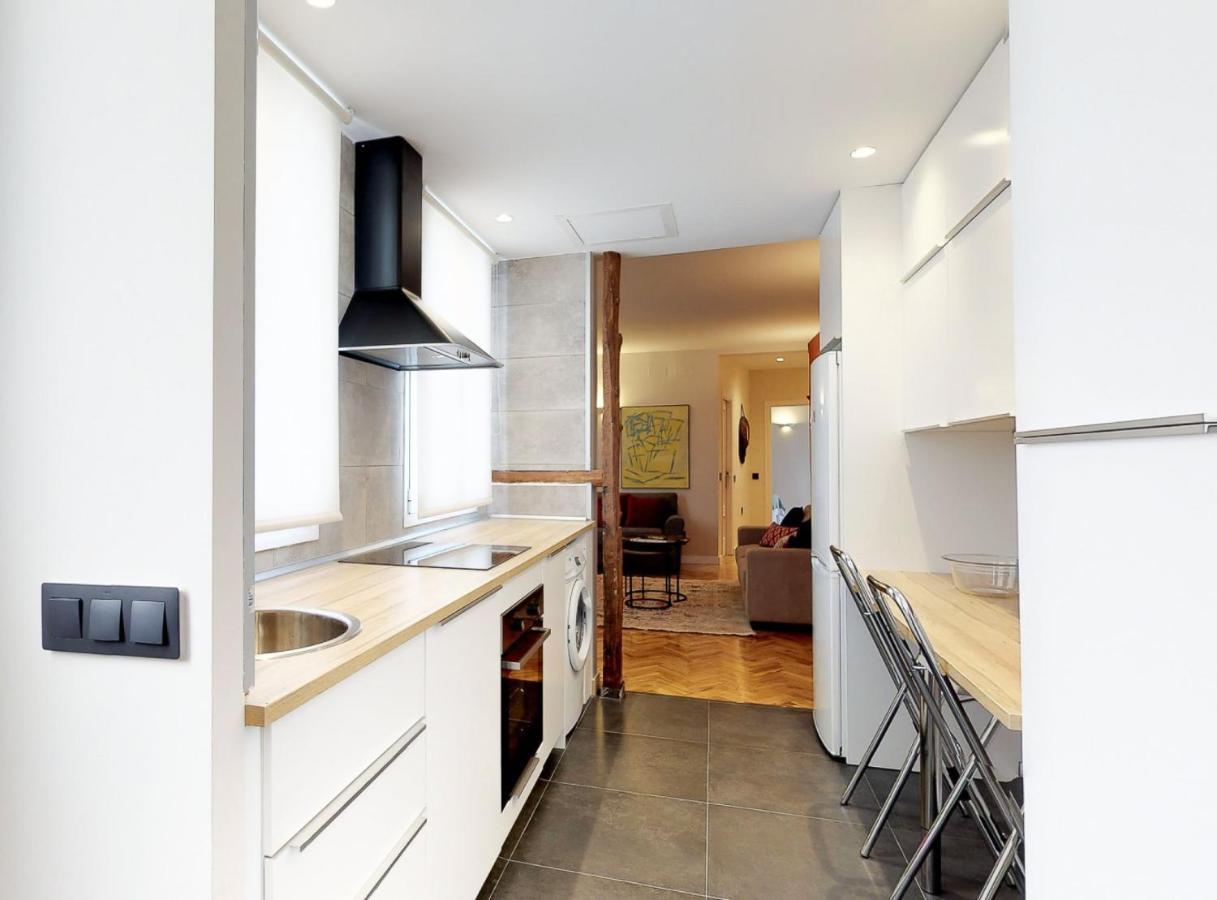 Center 2 Pax Plaza Santa Ana Iii Apartment