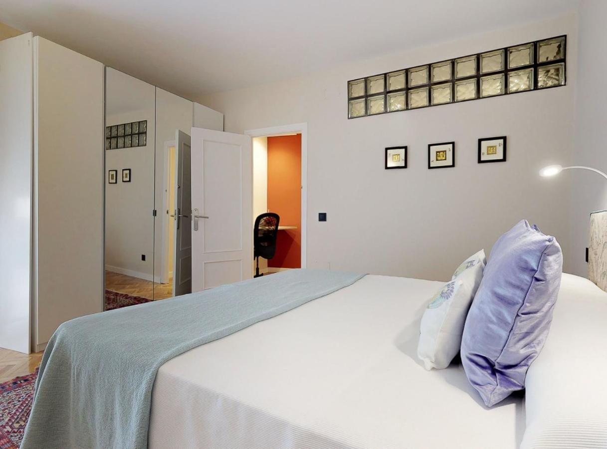 Center 2 Pax Plaza Santa Ana Iii Apartment